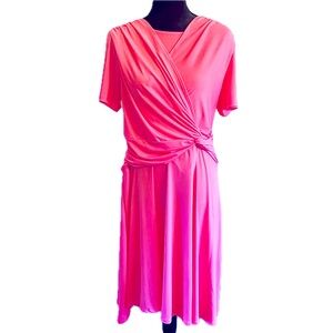 VICKI WAYNE Pink Shift Dress Short Sleeve Twisted Waist Ruched Sides Sz 12P